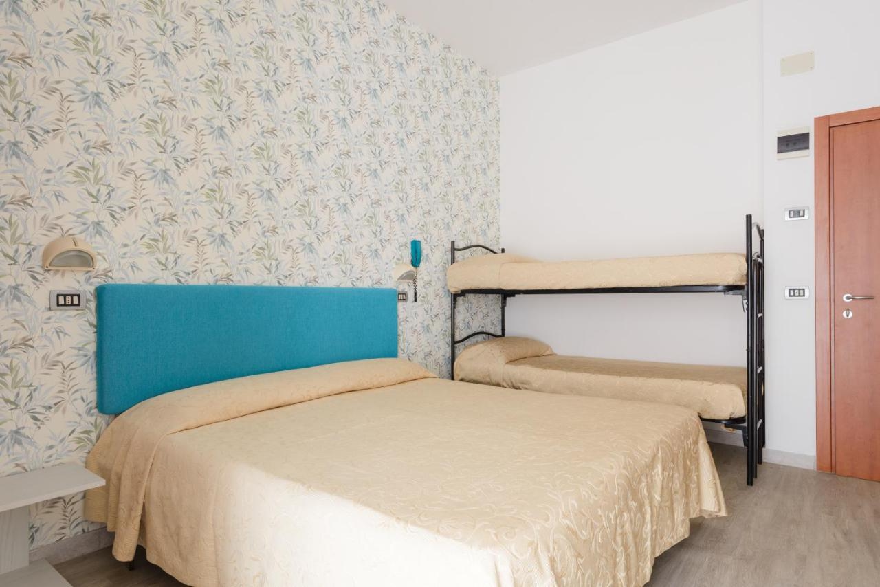 Hotel Clipper Каттолика Экстерьер фото